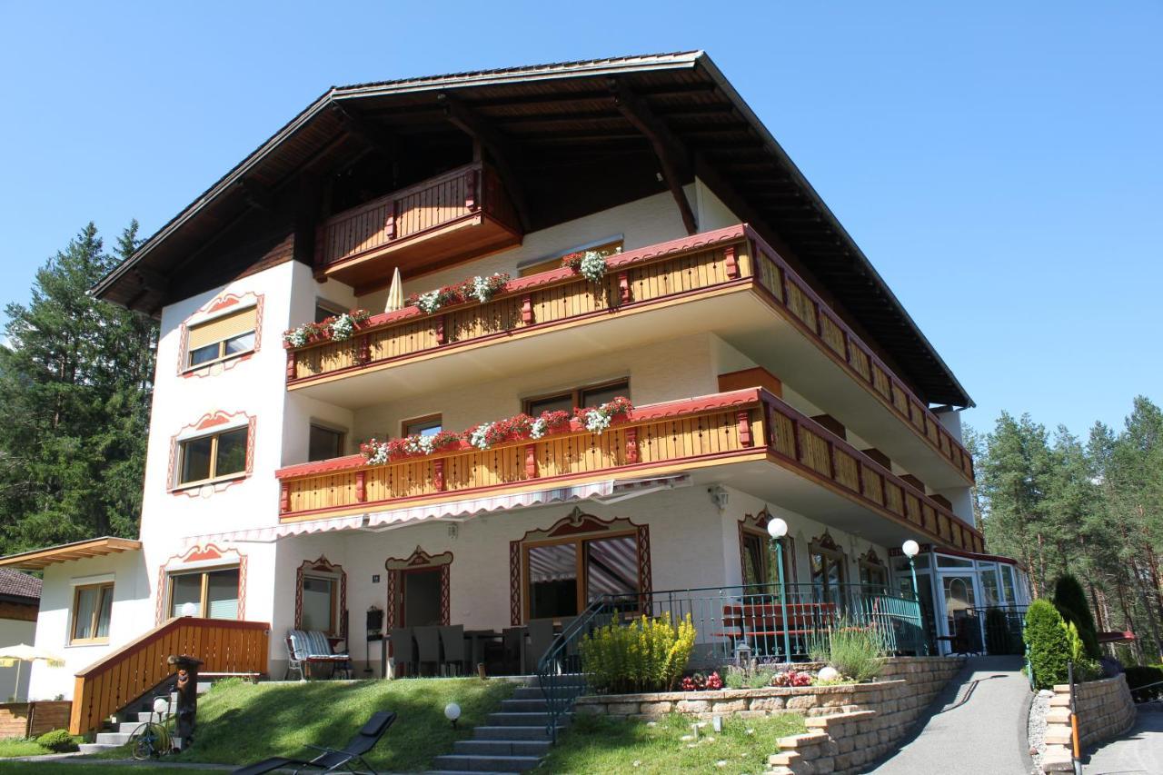 Hotel Garni Waldhof - Wohlfuehlen Am Lech Stanzach Exterior photo