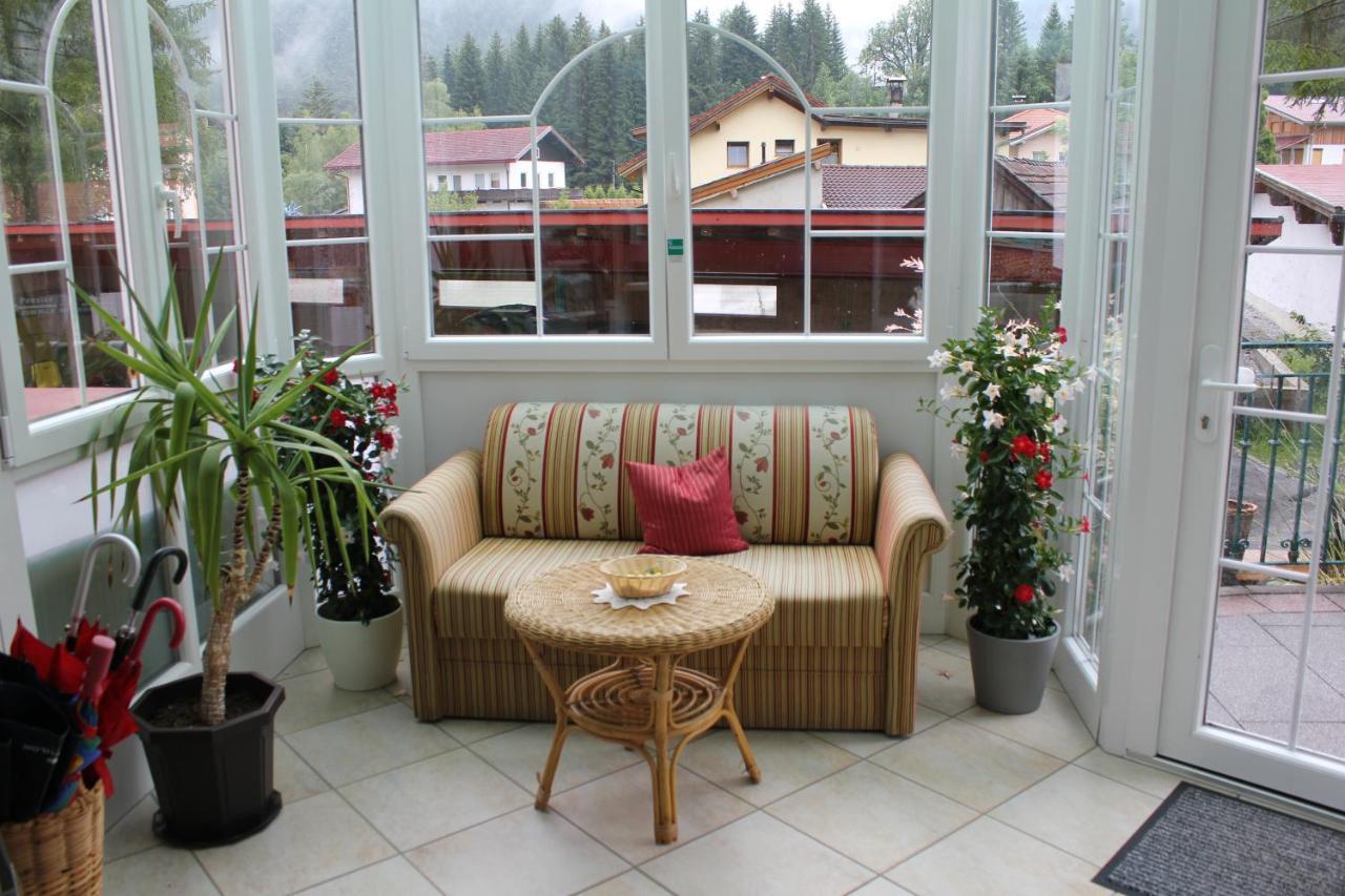 Hotel Garni Waldhof - Wohlfuehlen Am Lech Stanzach Exterior photo